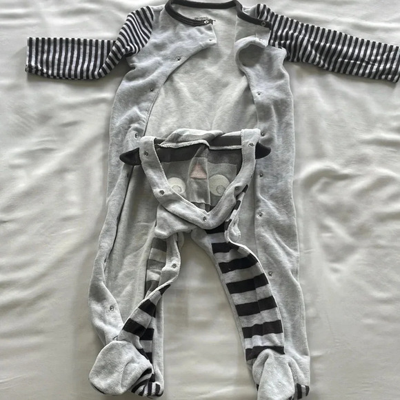 Penguin  Onesie - Picture 6 of 11